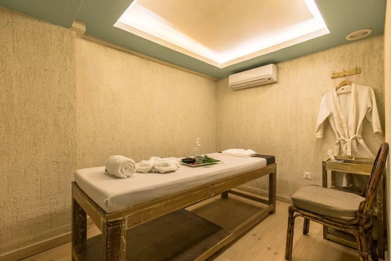 Hotel Moonlight Kathmandu 4*,